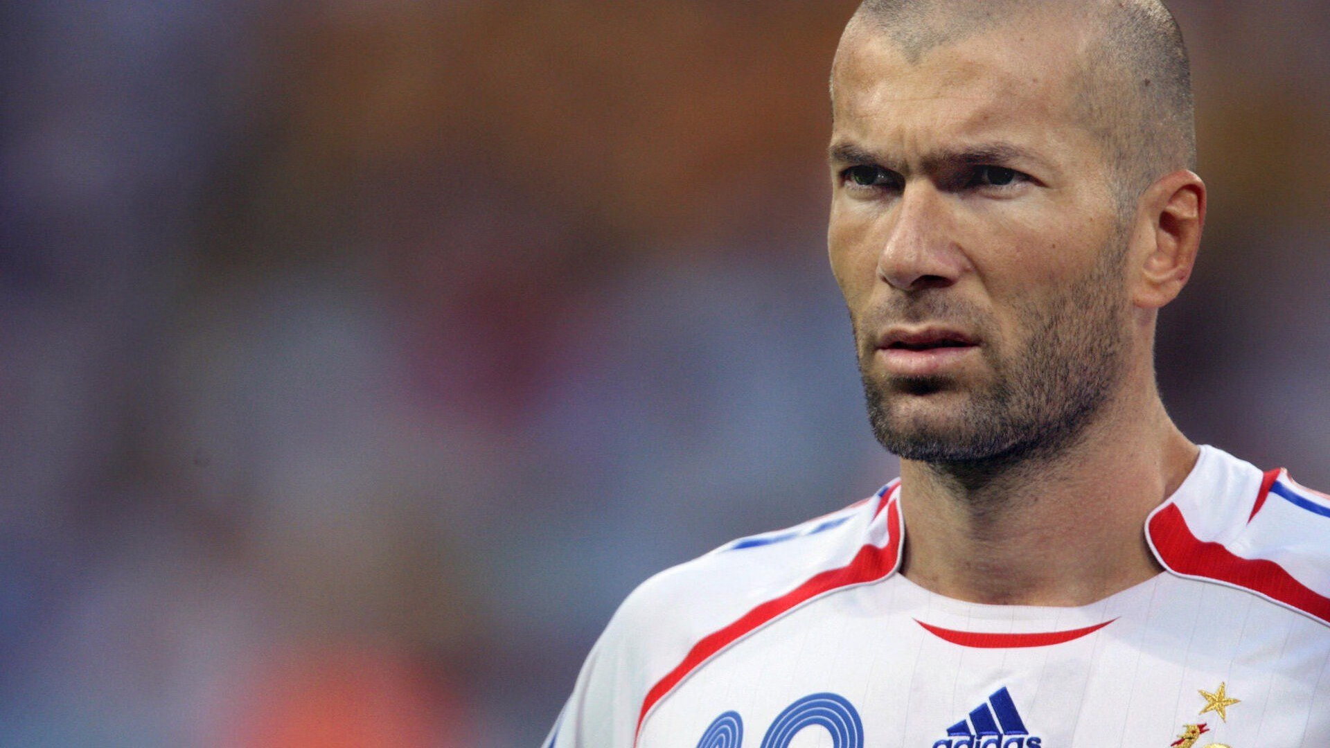 姆巴佩赛事官方发布问鼎冠军新规,雄鹿争议不断!